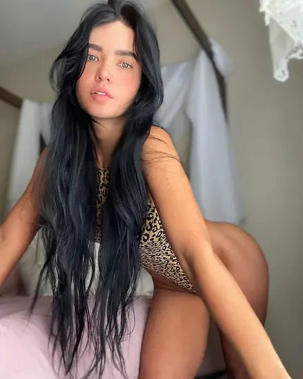 סופיה — רקדנית ב-Strippers TLV, שיק פריזאי